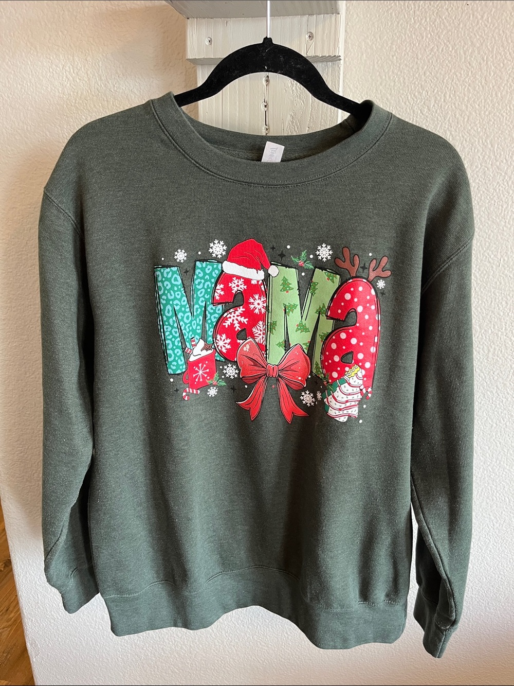 Green Christmas Mama Sweatshirt with Festive Print